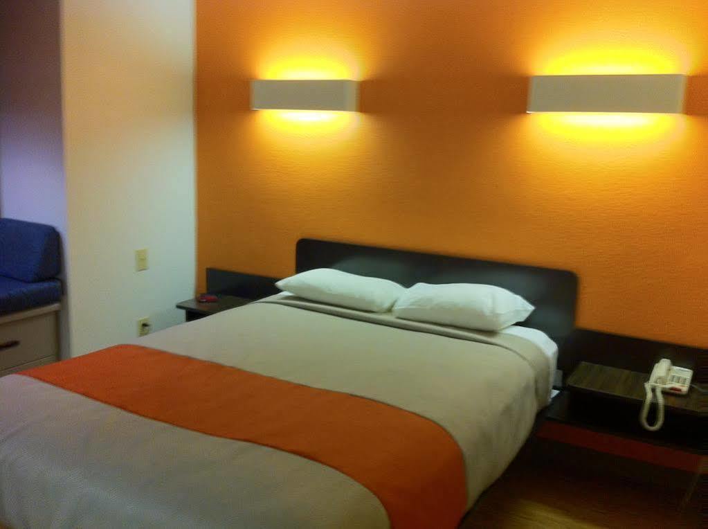 Motel 6 Indianapolis Carmel Zewnętrze zdjęcie