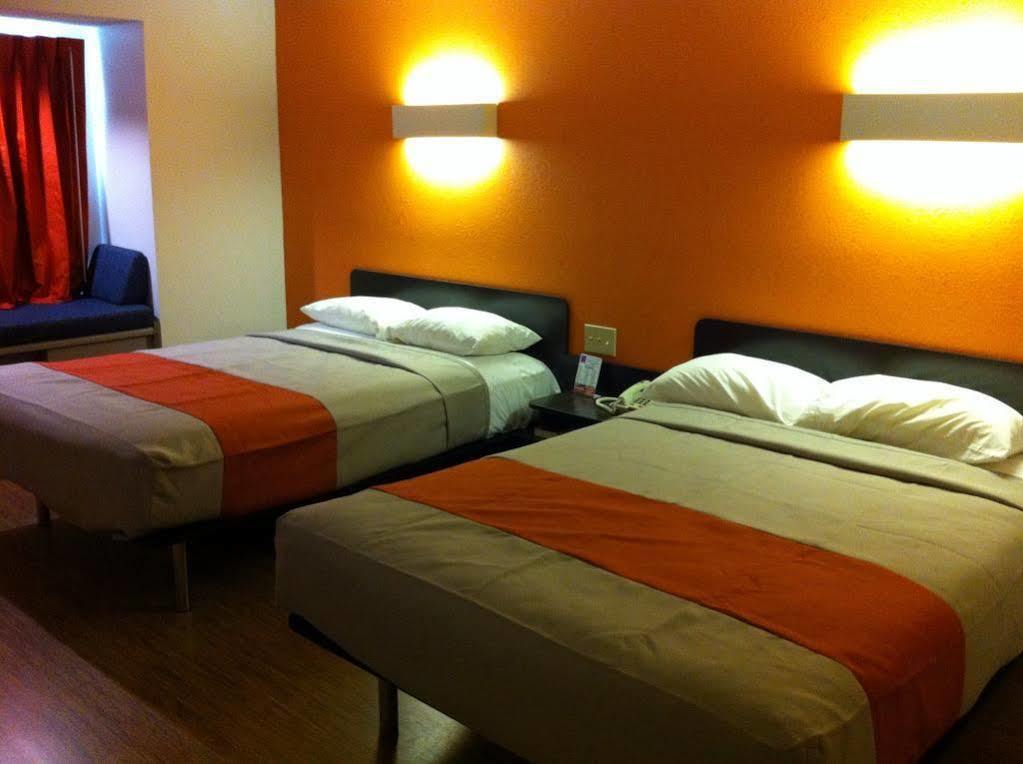 Motel 6 Indianapolis Carmel Zewnętrze zdjęcie