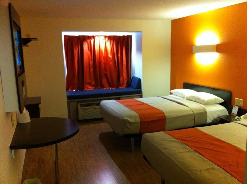 Motel 6 Indianapolis Carmel Zewnętrze zdjęcie