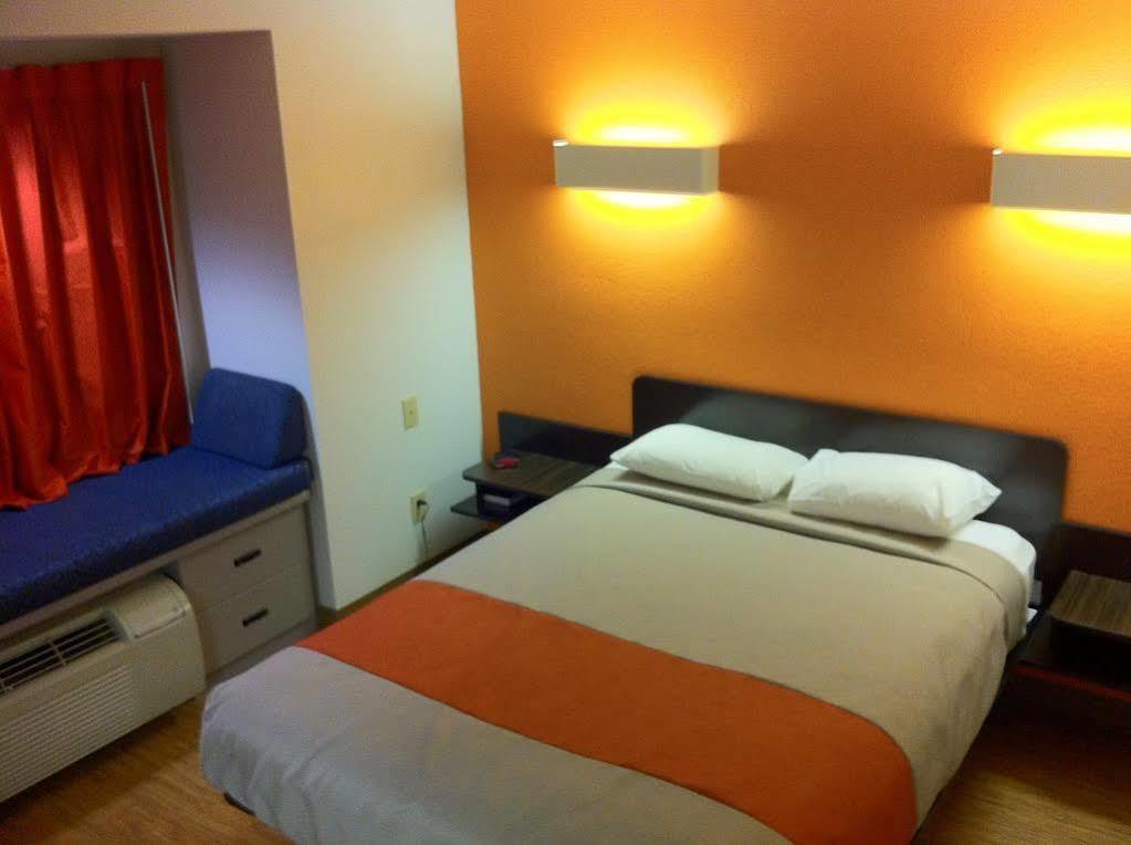 Motel 6 Indianapolis Carmel Zewnętrze zdjęcie