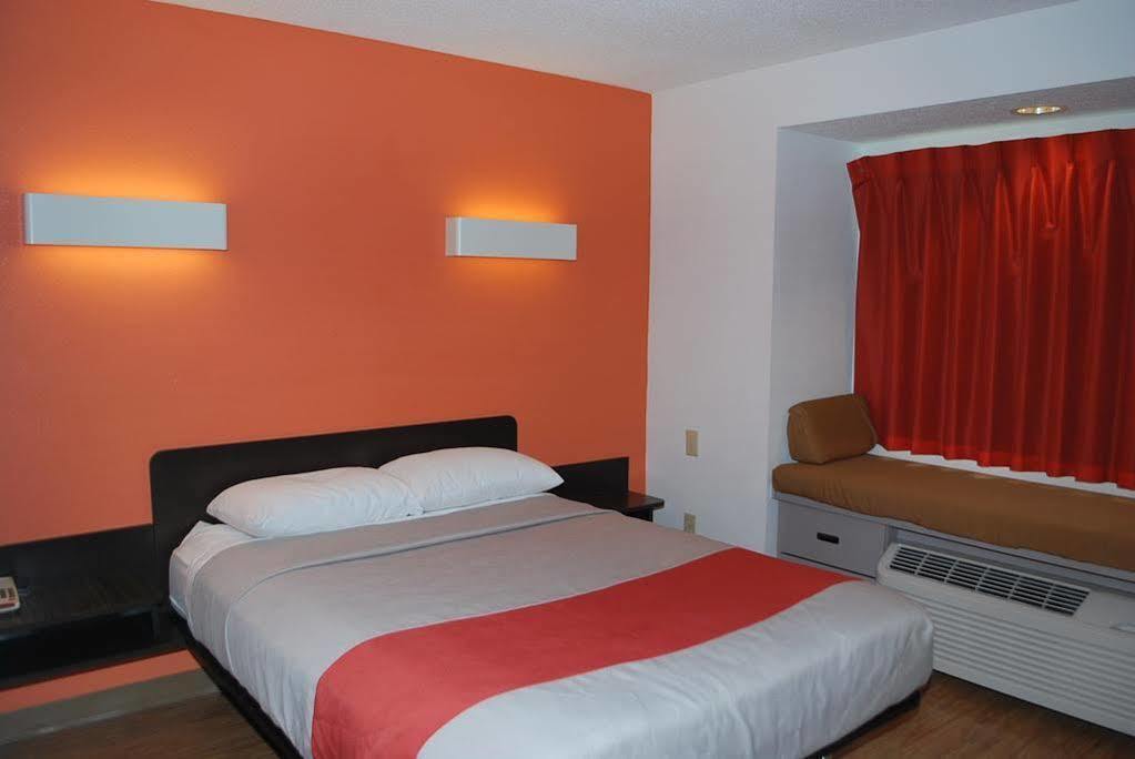 Motel 6 Indianapolis Carmel Zewnętrze zdjęcie